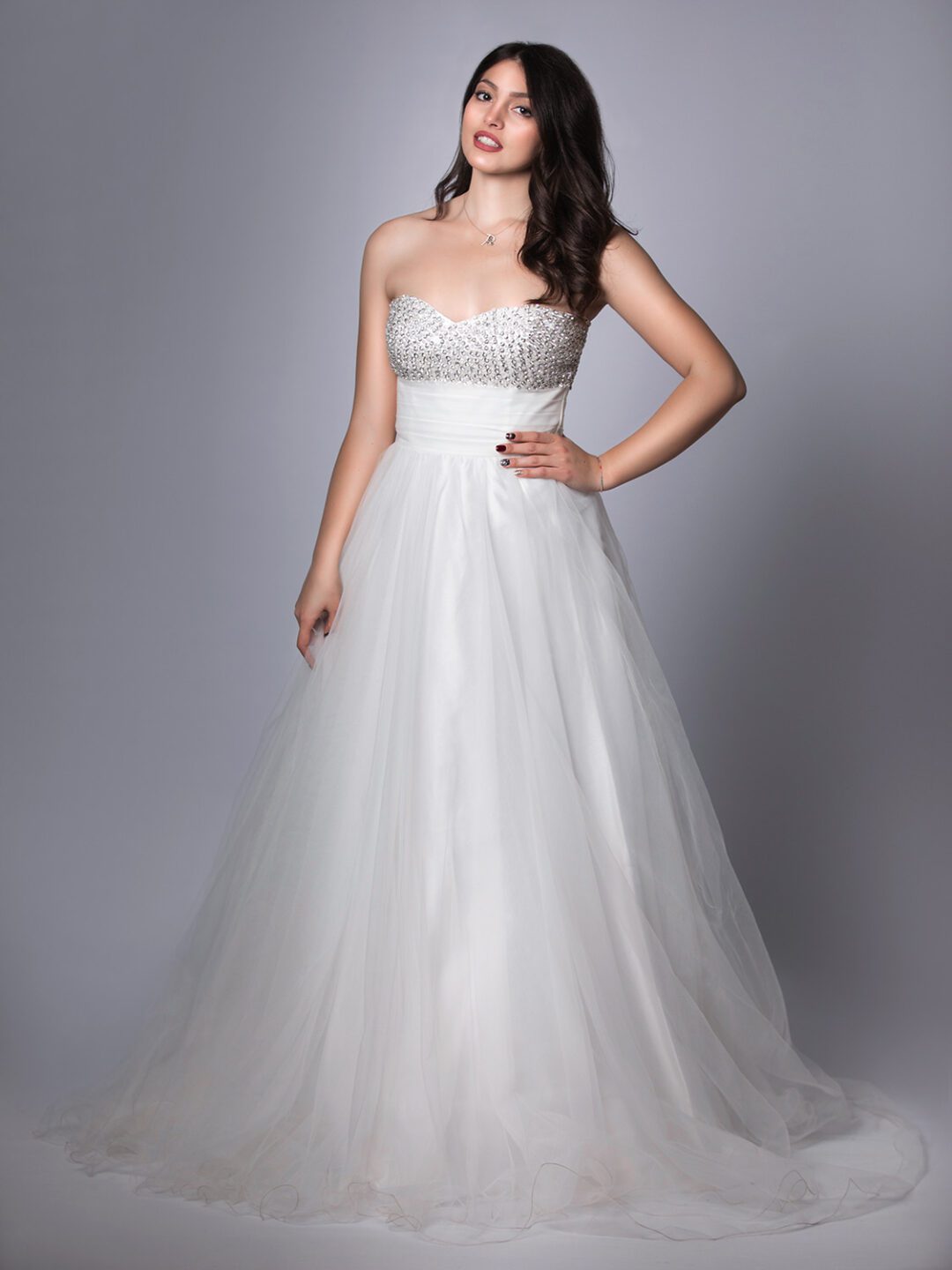 Νυφικό στράπλες με swarovski