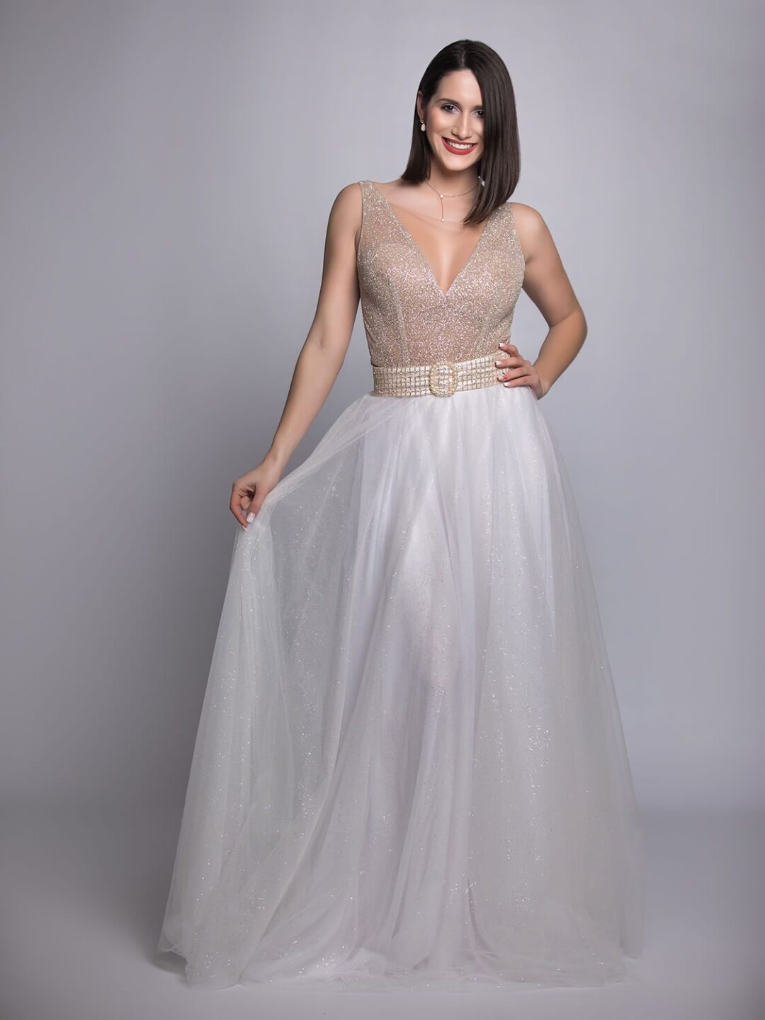 Νυφικό με μπούστο body από glitter