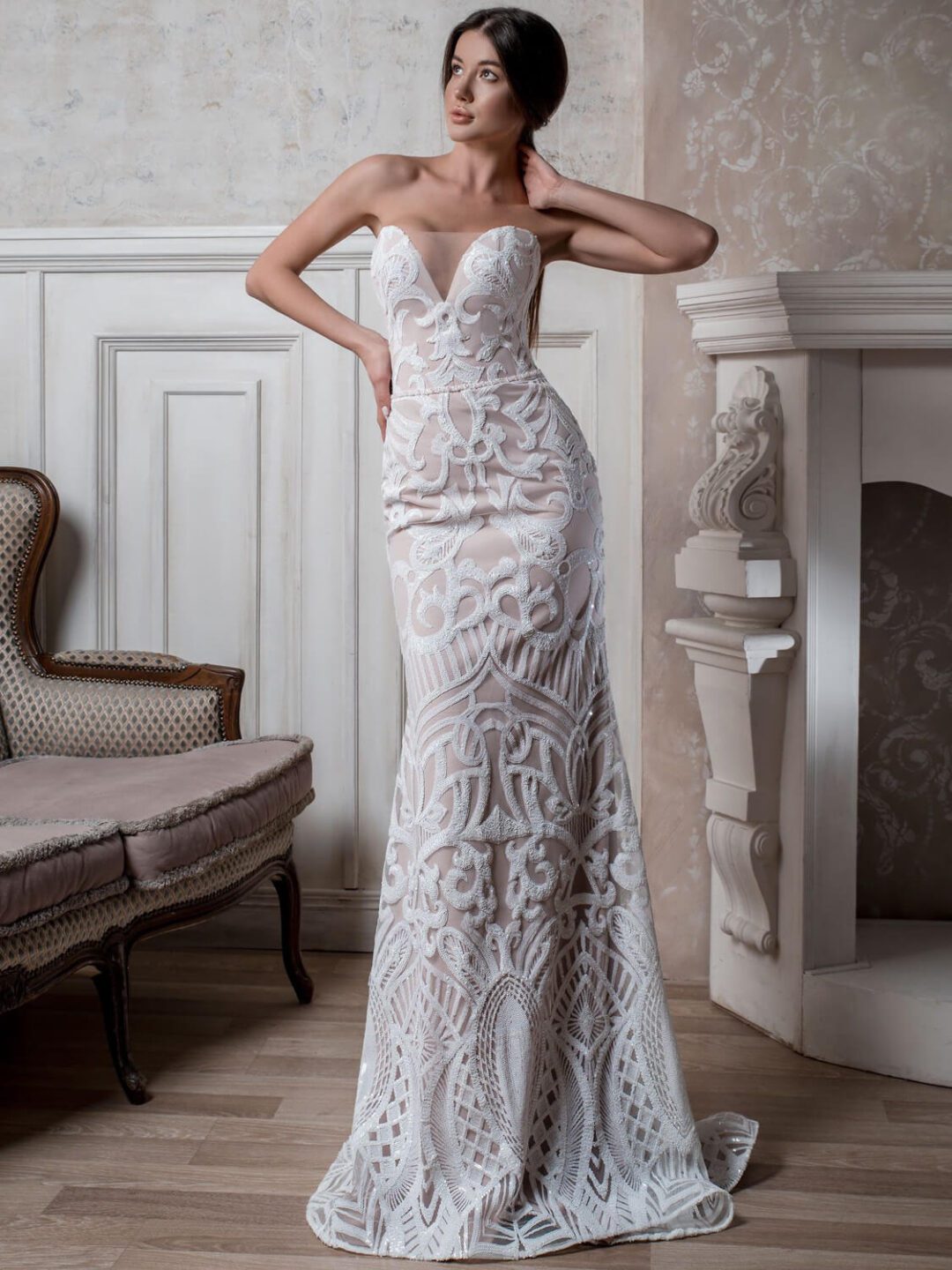 Νυφικό γοργονέ στράπλες με εντυπωσιακό κέντημα στο μπούστο