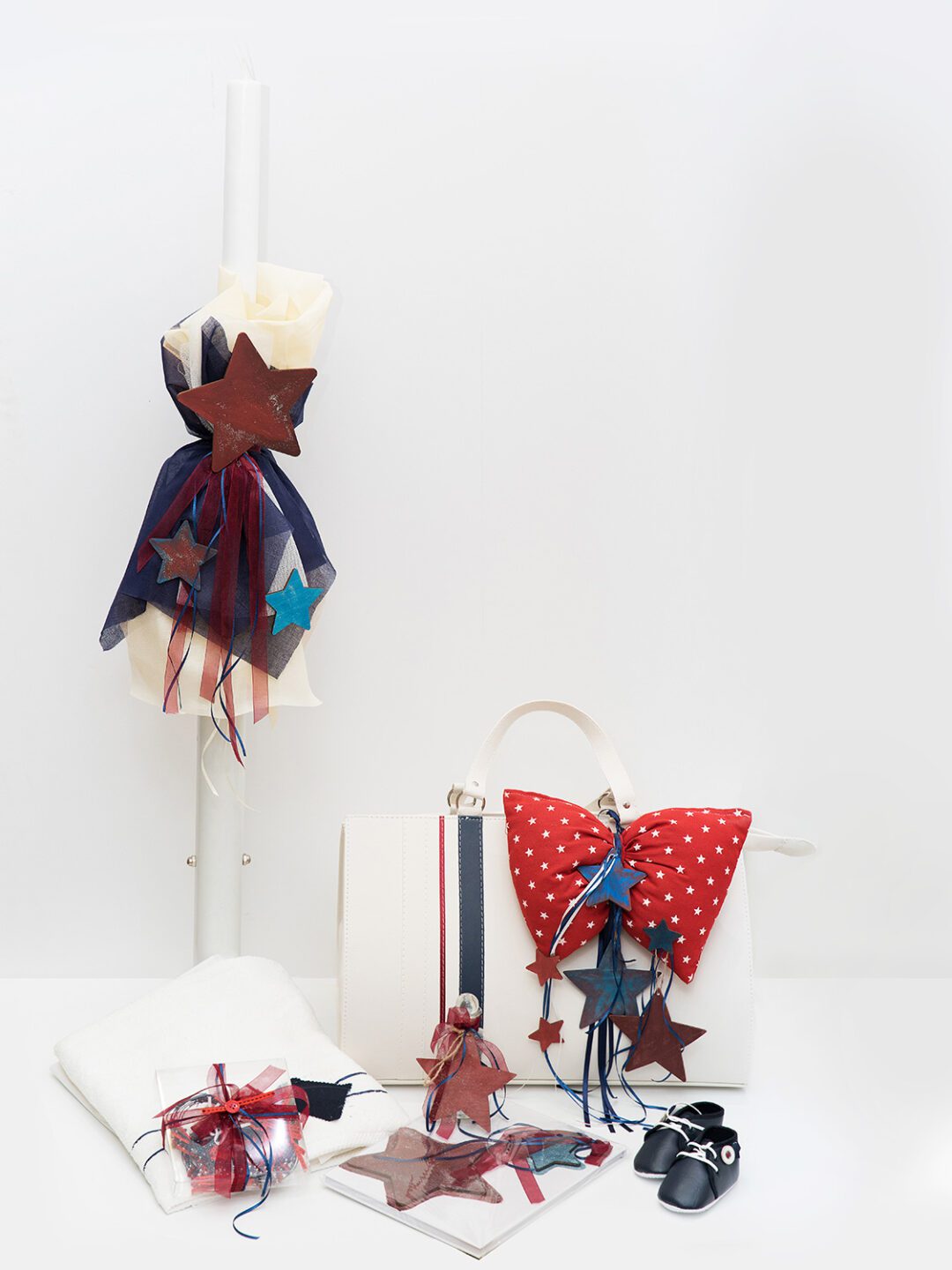 Σετ βάπτισης βαλίτσα δερματίνη με θέμα τα αστέρια