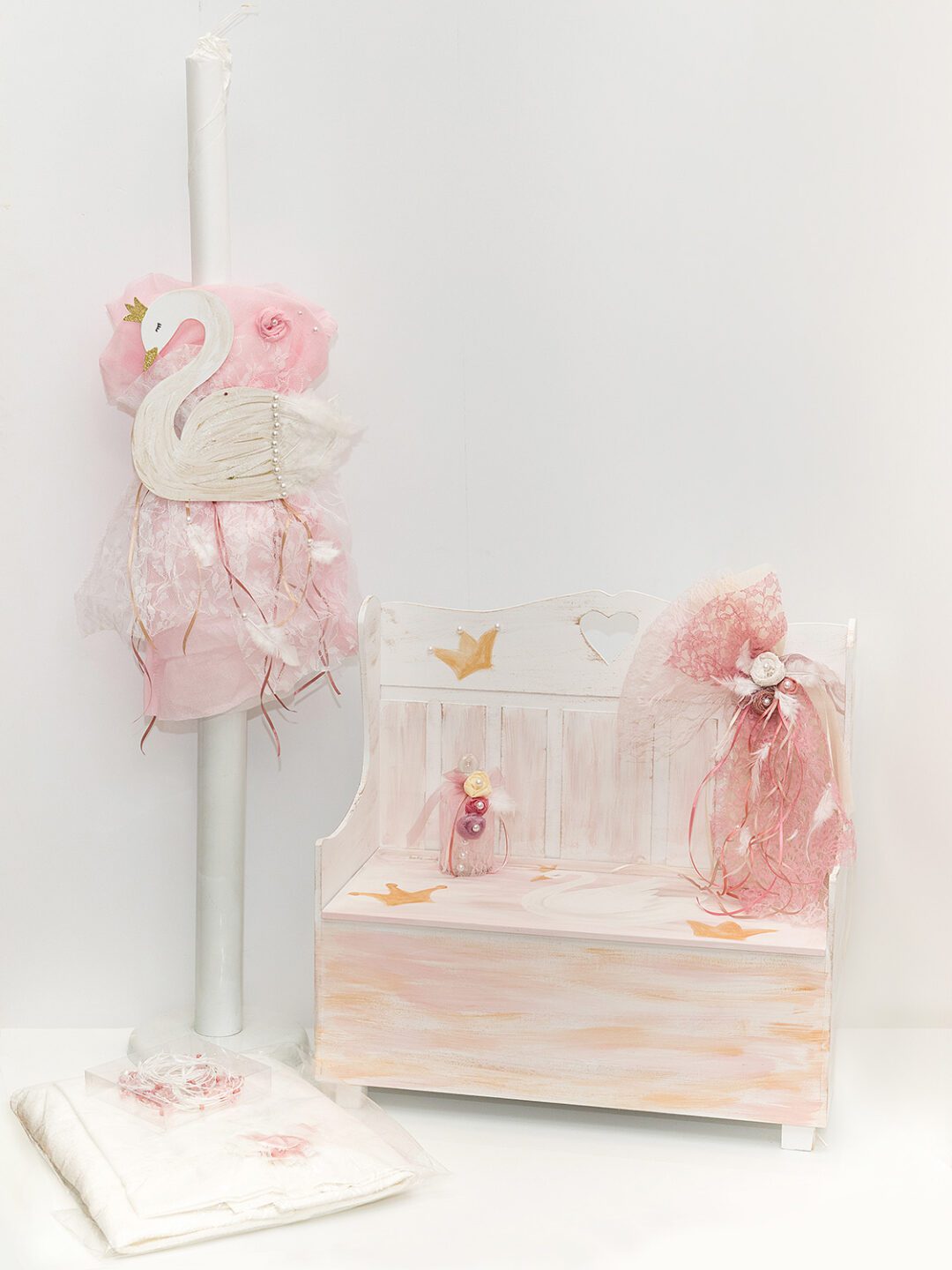 Σετ βάπτισης παγκάκι με θέμα τον κύκνο