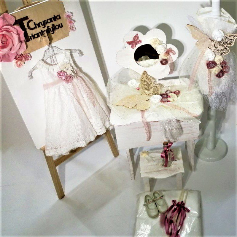 Σετ βάπτισης με Πεταλούδες συνδυασμένο με φόρεμα και παπούτσι