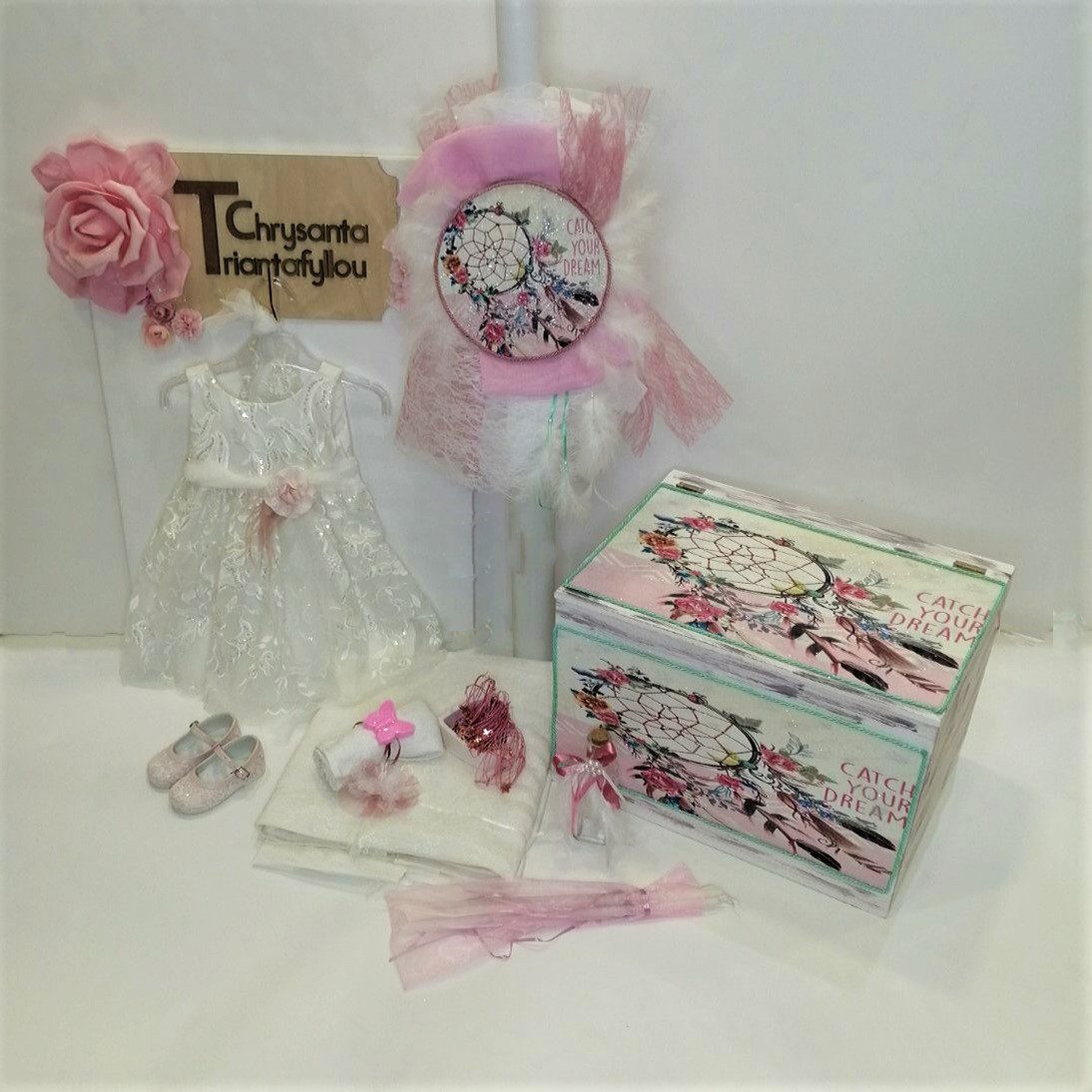 Σετ βάπτισης για κορίτσι με θέμα Ονειροπαγίδα, με ρούχο και παπούτσι