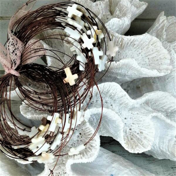 Μαρτυρικά βραχιόλια με σταυρό από φίλντισι