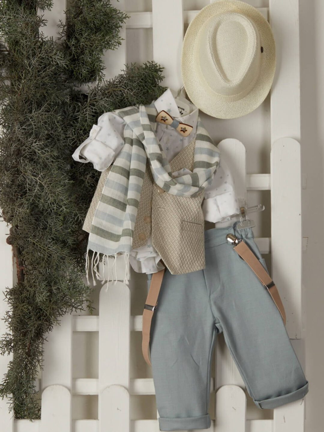 Βαπτιστικό ρούχο για αγόρι σε γήινα χρώματα