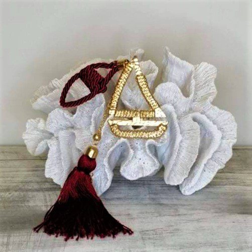 Γούρι χρυσό σφυρήλατο καραβάκι