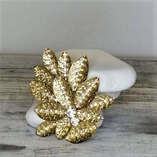 Νυφικό αξεσουάρ για τα μαλλιά με χρυσά σφυρήλατα φύλλα