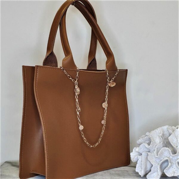 Τσάντα δερματίνη στολισμένη με επίχρυσα στοιχεία Tresento