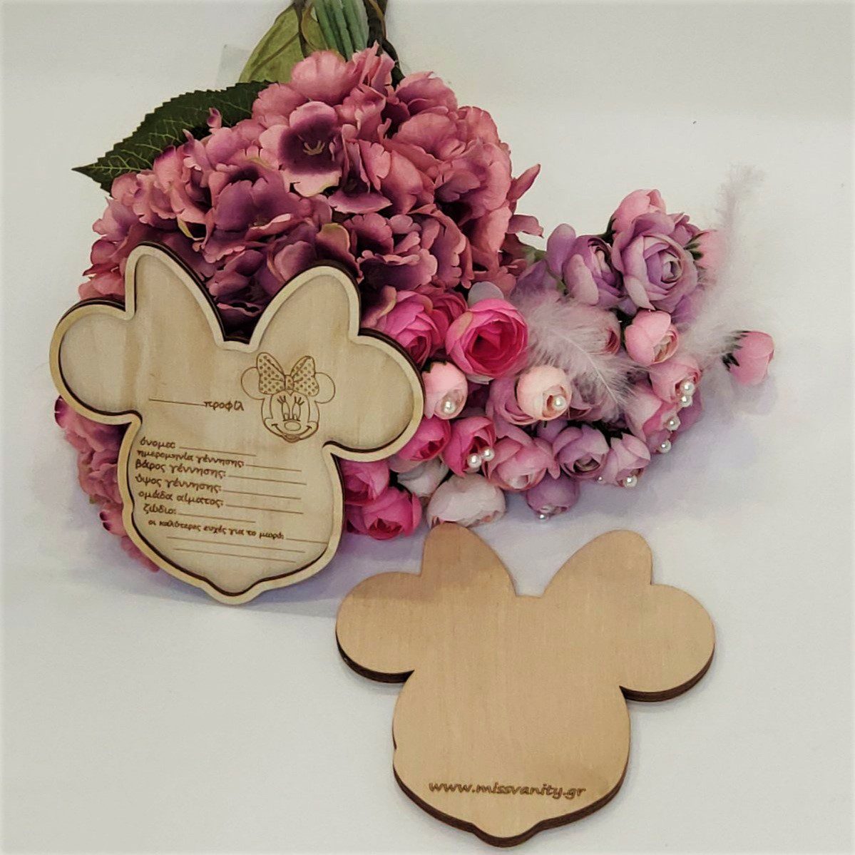 Ξύλινο κουτάκι σε σχήμα Minnie για όλες τις αναμνήσεις των παιδιών μας όπως τα βρεφικά δοντάκια