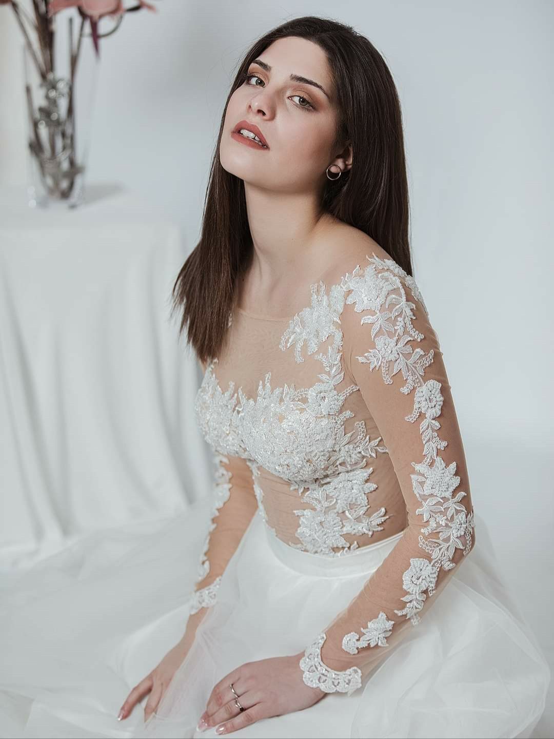 Εντυπωσιακό νυφικό σε Άλφα γραμμή με εντυπωσιακό μπούστο με tatoo effect