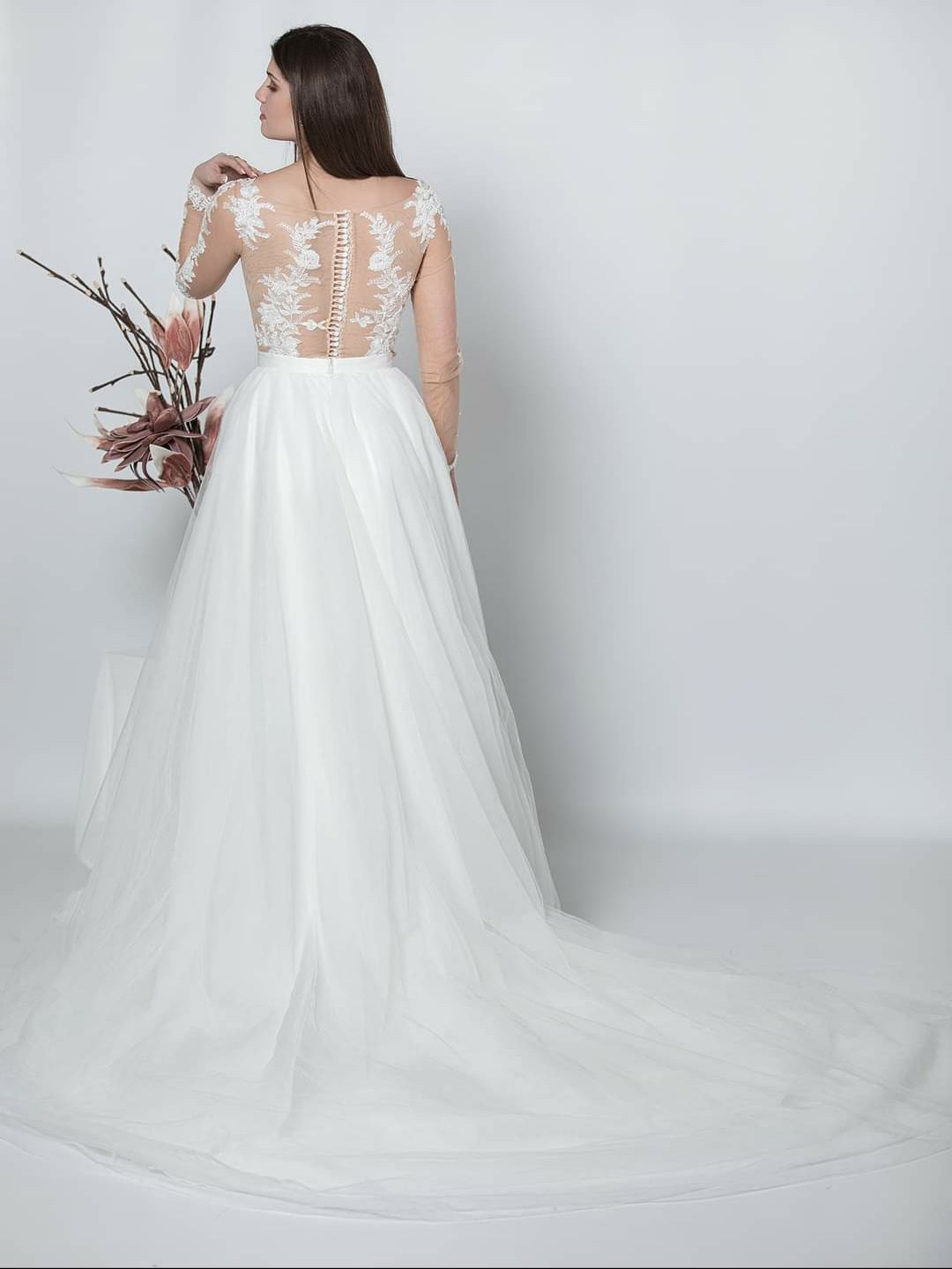 20201112_221833 Εντυπωσιακό νυφικό σε Άλφα γραμμή με εντυπωσιακό μπούστο με tatoo effect