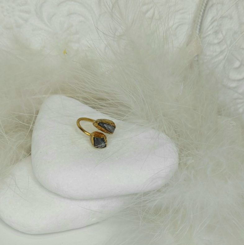 Επιχρυσωμένο Δαχτυλίδι με 2 πέτρες από φυσικά ορυκτά