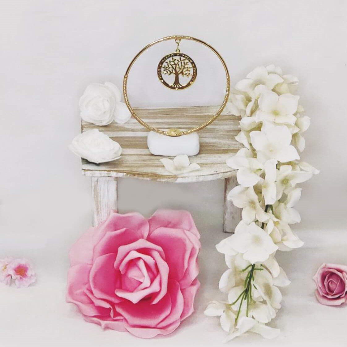 Μπομπονιέρα βάπτισης πέτρα με μεγάλο στεφάνι και το δέντρο της ζωής