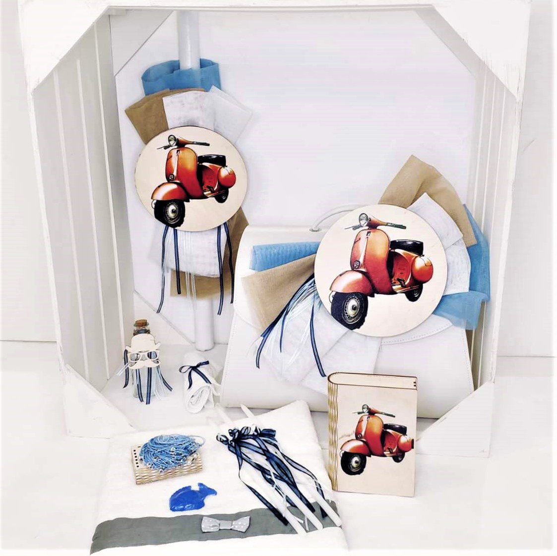 Πλήρες σετ βάπτισης για αγόρι με θέμα τη Βέσπα σε κόκκινο