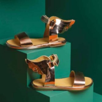 Παιδικά πέδιλα για κορίτσι σε χρυσό με λεοπάρ σχέδια και φτερά του ερμή