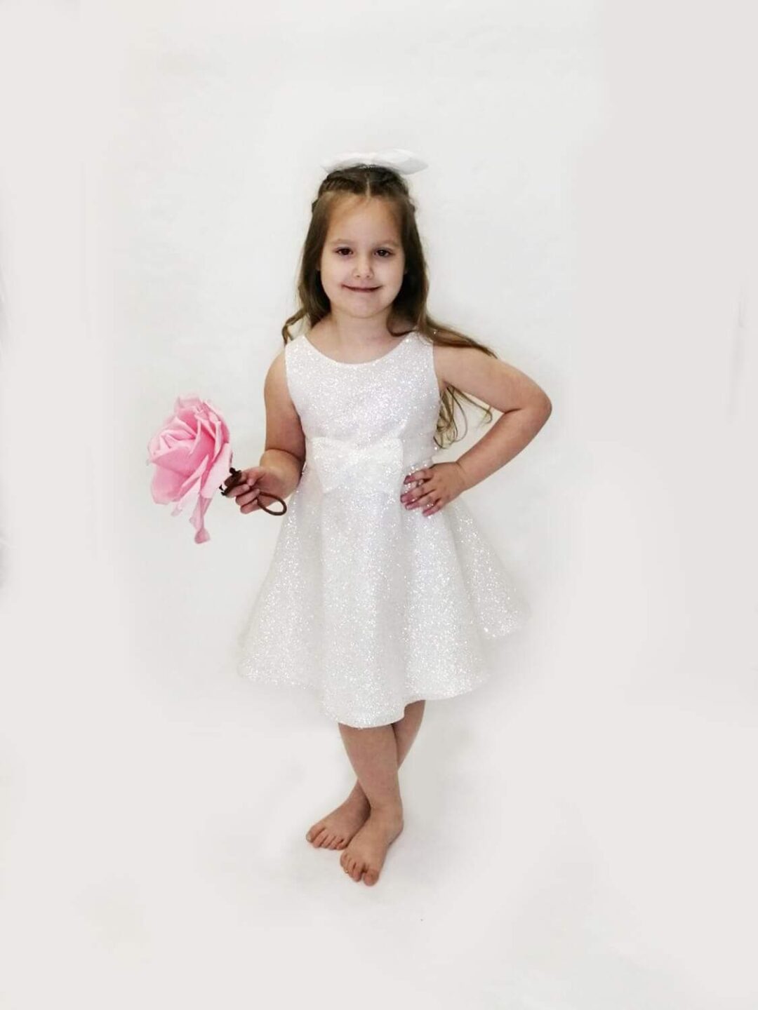 Εντυπωσιακό παιδικό φόρεμα με γκλίτερ σε άσπρο