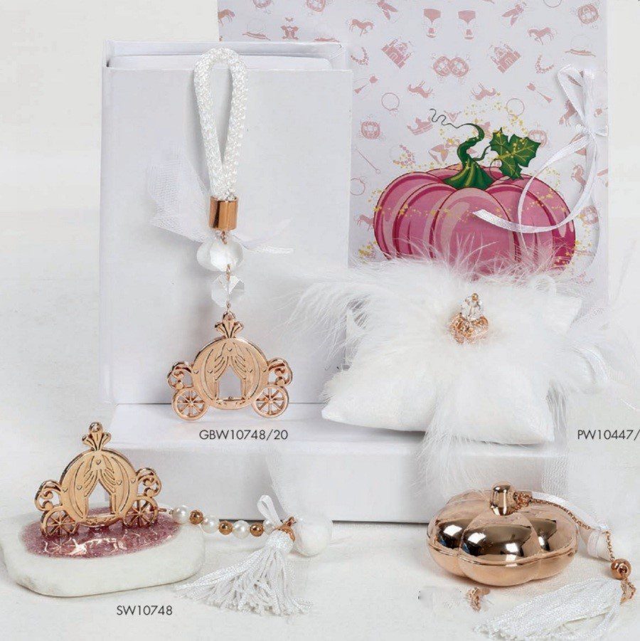 Μπομπονιέρες με θέμα την άμαξα