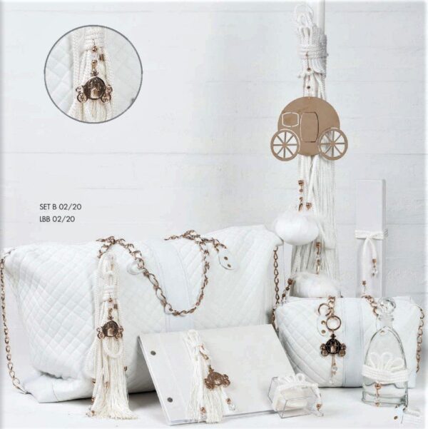 Πολυτελές σετ βάπτισης με θέμα την άμαξα, διακοσμημένο με επίχρυσα 24 καρατίων