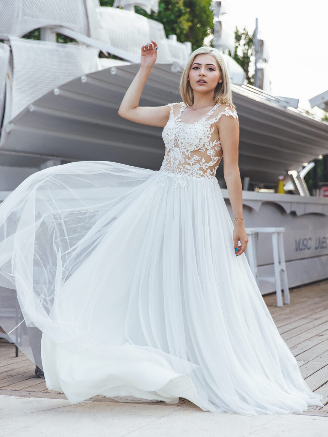 2E1A7909hret Εντυπωσιακό νυφικό με tatoo effect μπούστο και glitter στη φούστα