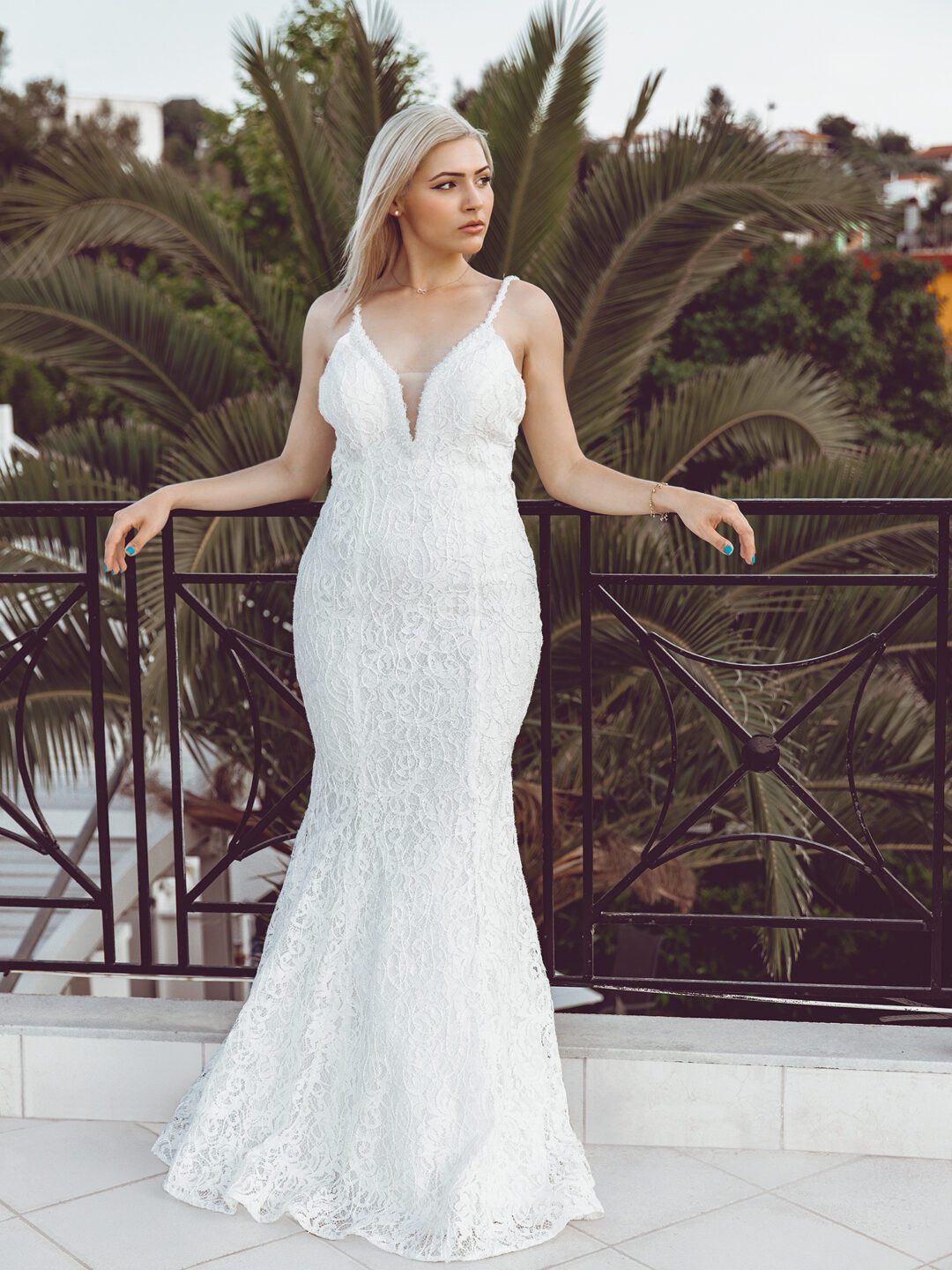 Γοργονέ νυφικό φόρεμα με ολοκέντητη δαντέλα