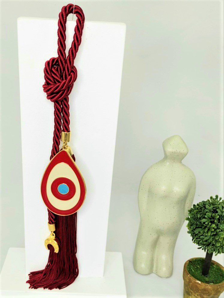 20211118_211707 Γούρι 2022 με μάτι από σμάλτο, διακοσμητικά στοιχεία επιχρυσωμένα με 24 καράτια , με σατέν κορδόνι και μεταξωτή φούντα. Μήκος 24 εκ. Ένα πολυτελές γούρι, ιδανικό δώρο για το σπίτι ή το γραφείο