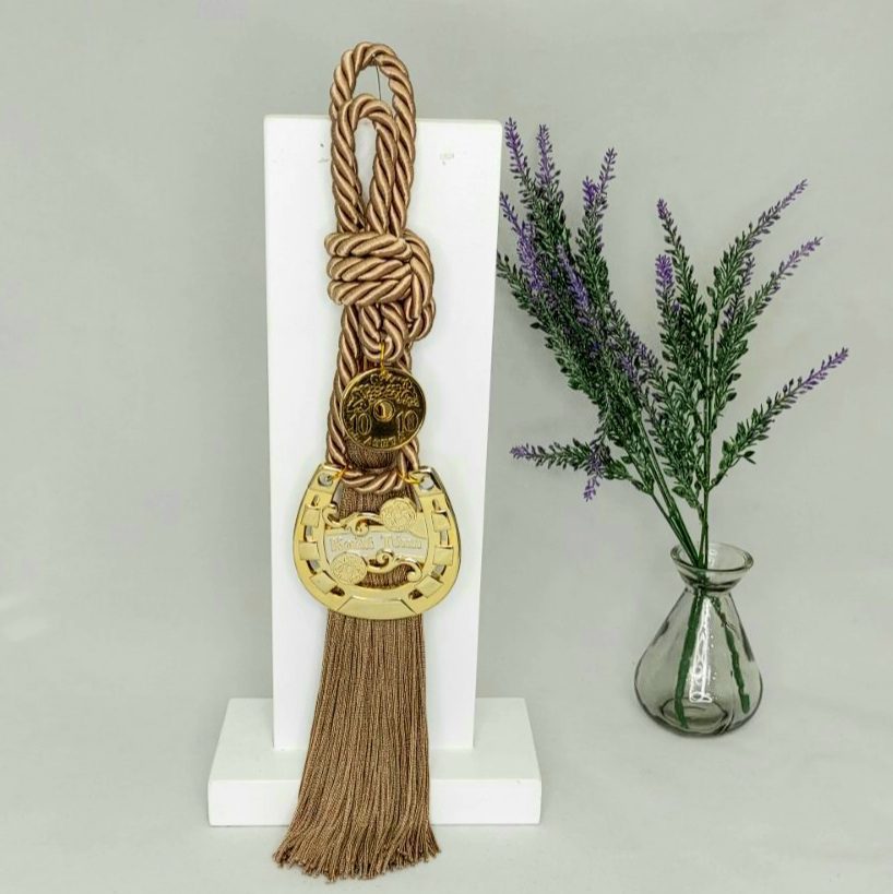 Χειροποίητα γούρια 2022 με τυχερό πέταλο