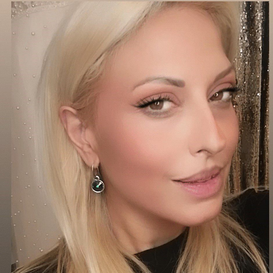 Σκουλαρίκια από ορείχαλκο με Swarovski σε πολλούς χρωματισμούς, για να ολοκληρώνετε τις εμφανίσεις σας!