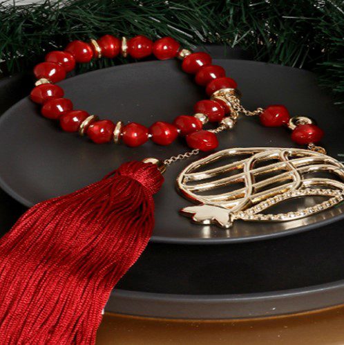 Γούρι 2023 με ρόδι και κόκκινες χάντρες