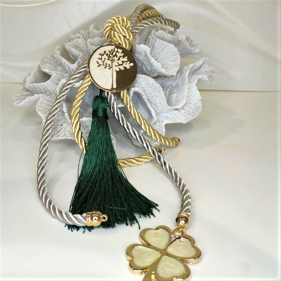 Γούρι 2022 με το δέντρο της ζωής και τυχερό τριφύλλι