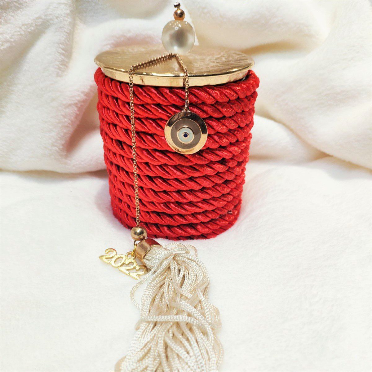 20211214_145620 Γούρι 2022 κερί κανέλα με καπάκι και γούρι ματάκι, με σατέν κορδόνι και μεταξωτή φούντα. Ύψος 10εκ. Ένα πολυτελές γούρι, ιδανικό δώρο για το σπίτι ή το γραφείο. Ένα υπέροχο γιορτινό δώρο για τα αγαπημένα μας πρόσωπα!