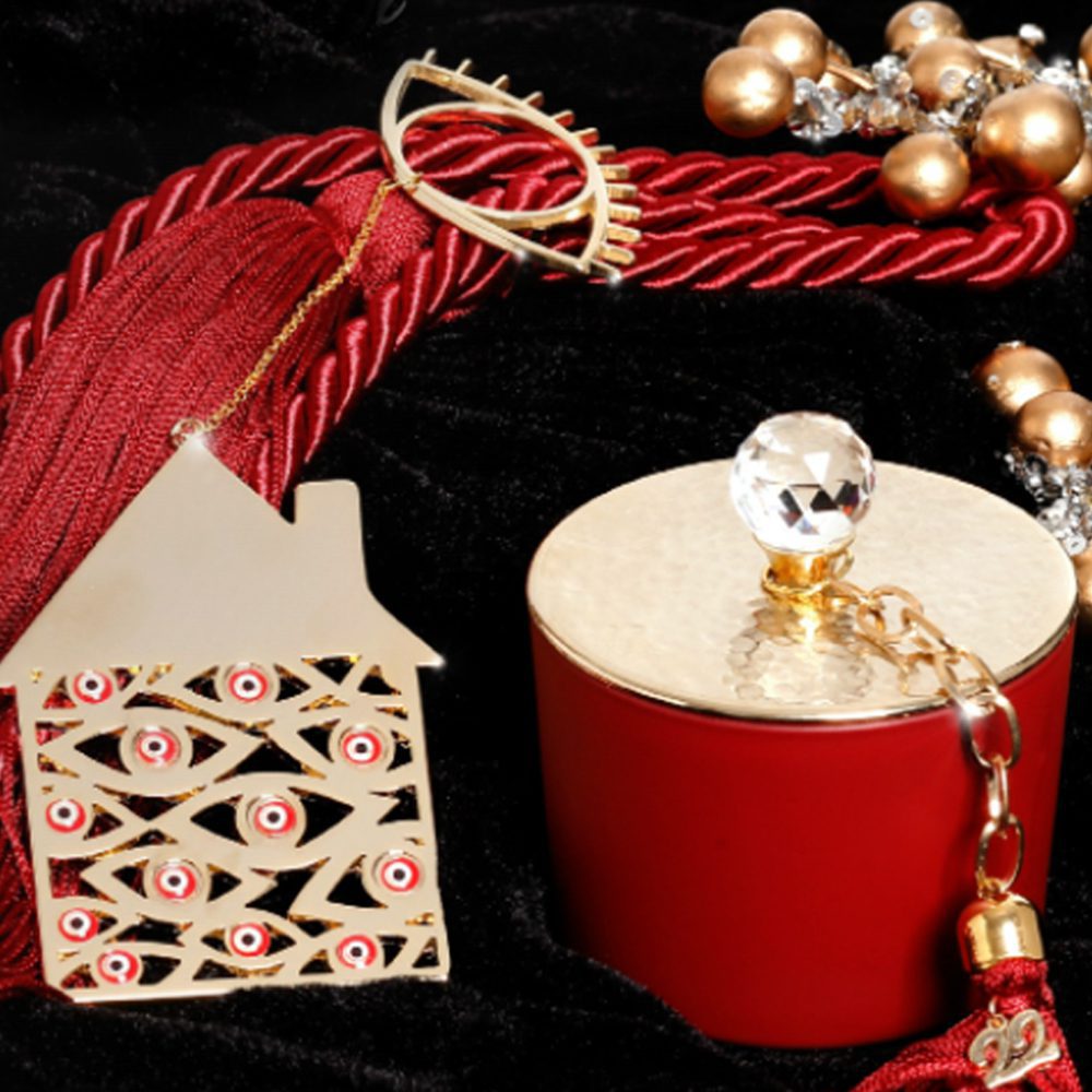 Γούρι 2022 με ρόδι και ματάκια