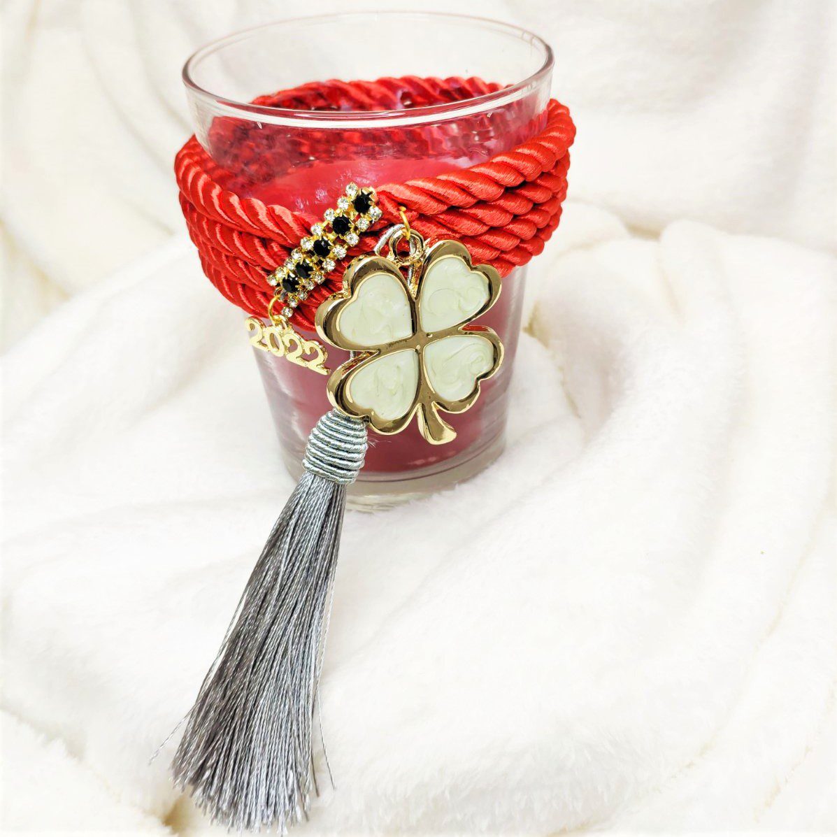 Γούρι 2022 κερί κανέλα με τριφύλλι