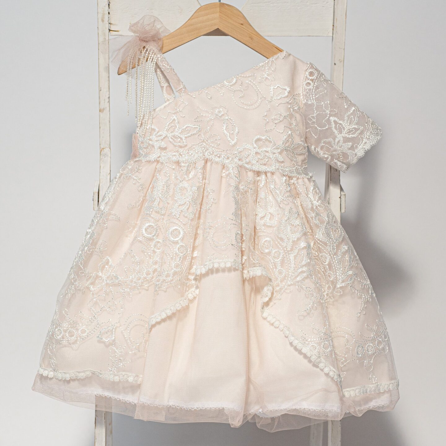 Βαπτιστικό φόρεμα με ένα μανίκι σε σομόν