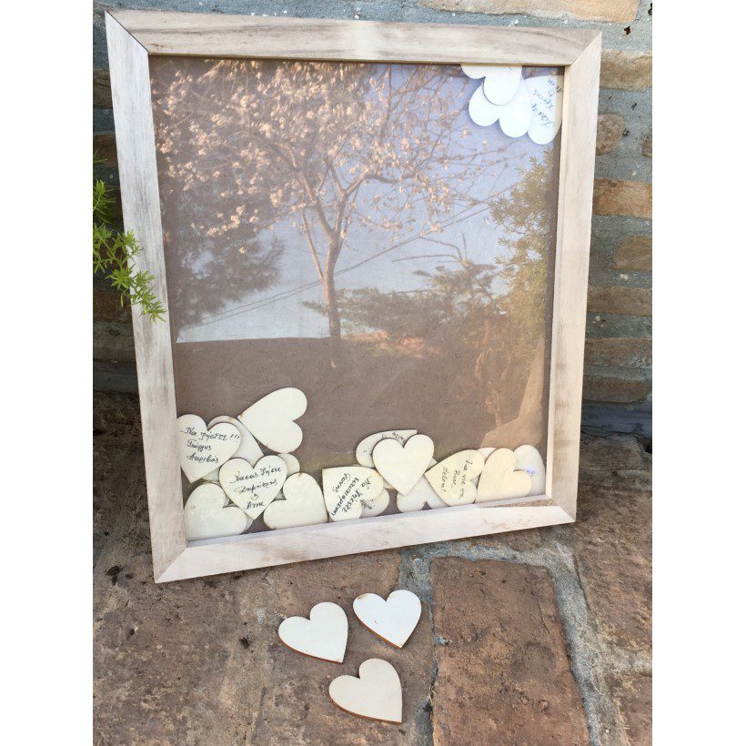 Κάδρο ευχών με 50 ξύλινες καρδούλες. Διαστάσεις: Ύψος 45cm x Μήκος 40cm