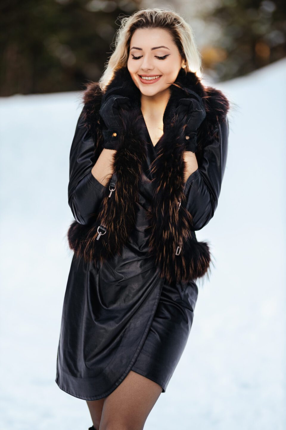 Γούνινo γιλέκο Russian Astrakhan με fox canadian σε καφέ σκούρο. Μια χειροποίητη φυσική γούνα εξαιρετικής ποιότητας κατασκευασμένη στην Καστοριά