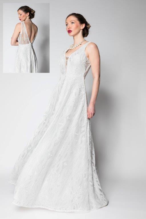 Νυφικό φόρεμα όλο δαντέλα με ανοιχτή πλάτη