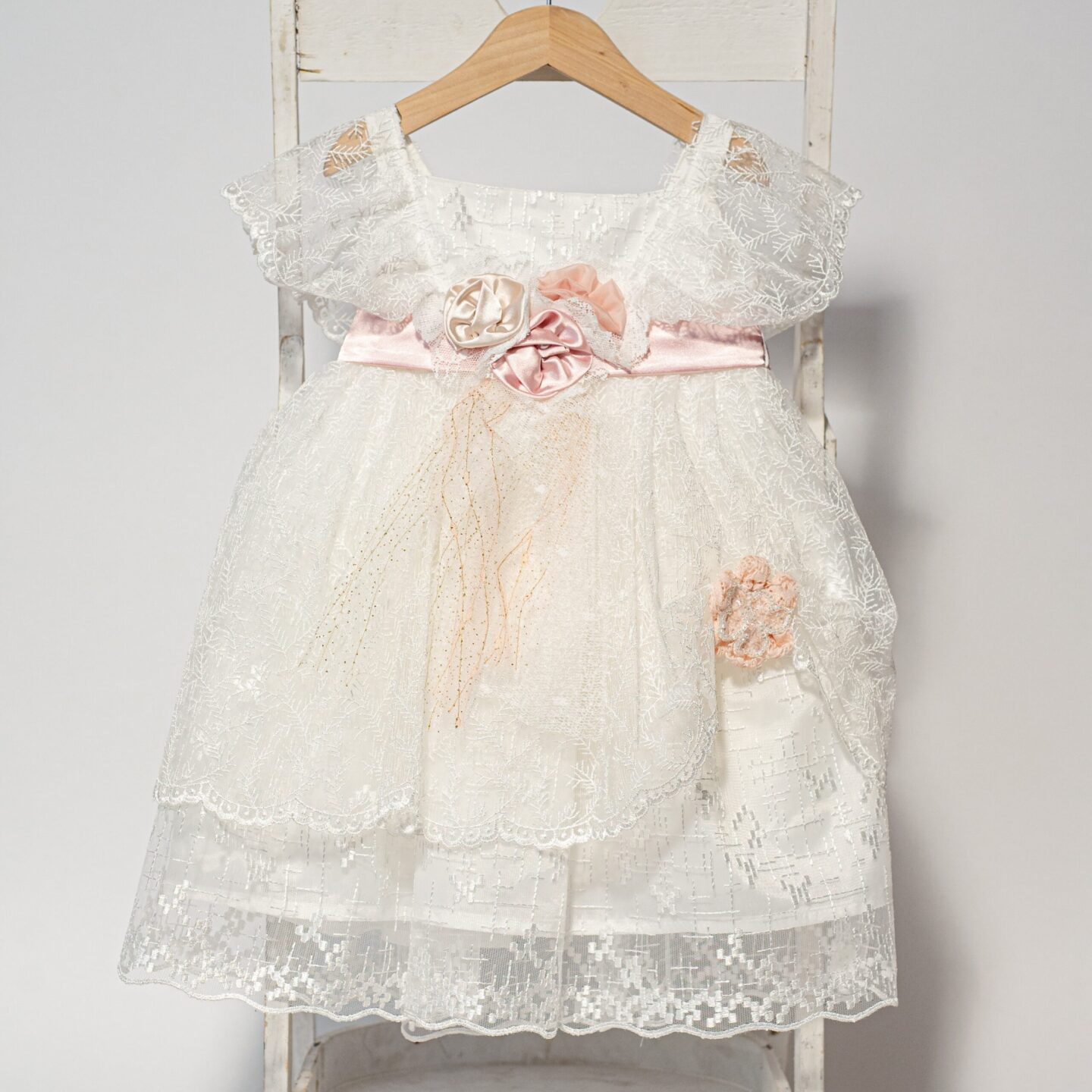 Boho βαπτιστικό φόρεμα σε άσπρη δαντέλα