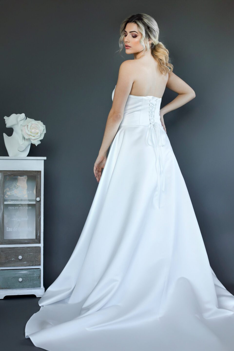 Πριγκιπικό νυφικό από μετάξι Mikado