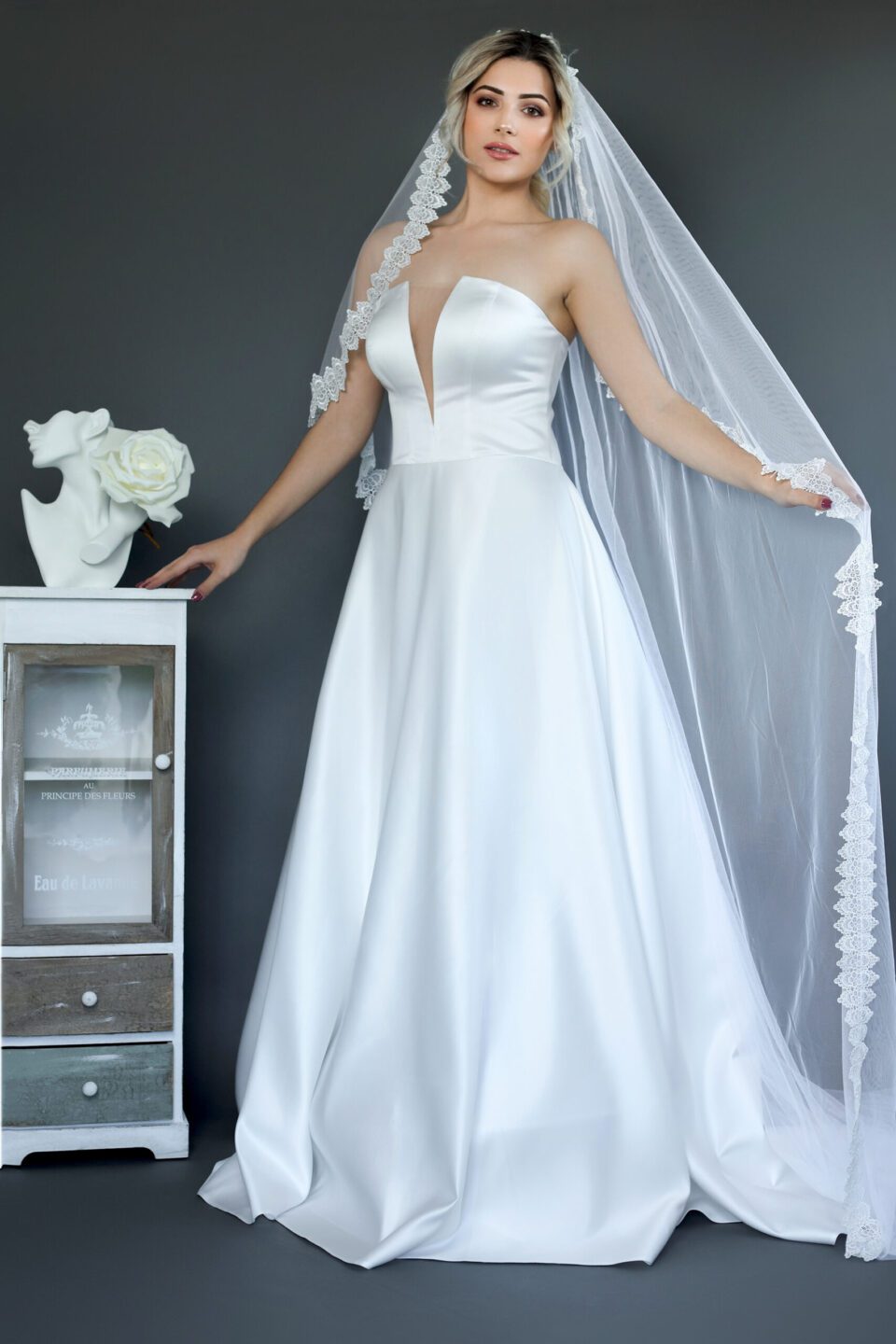 Πριγκιπικό νυφικό από μετάξι Mikado