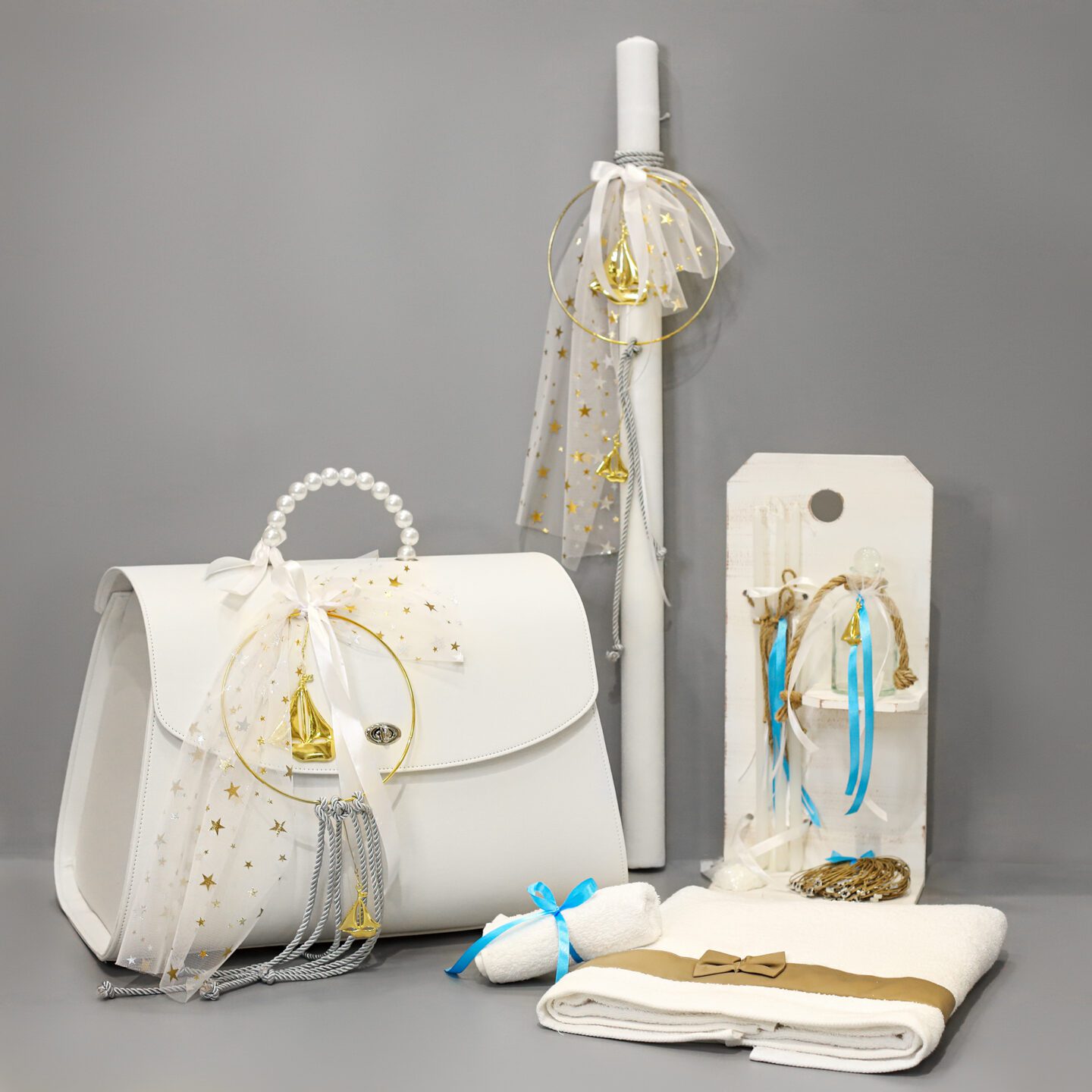 Πλήρες σετ βάπτισης βαλίτσα με επίχρυσο στεφάνι με καραβάκι