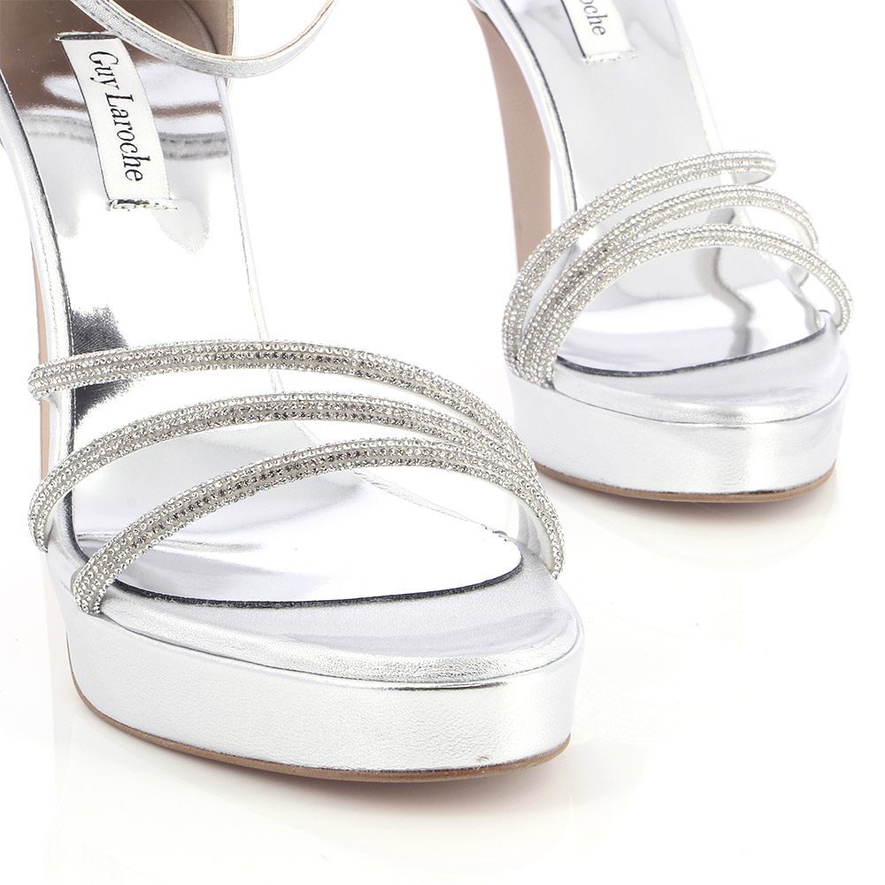 Νυφικά πέδιλα σε ασημί