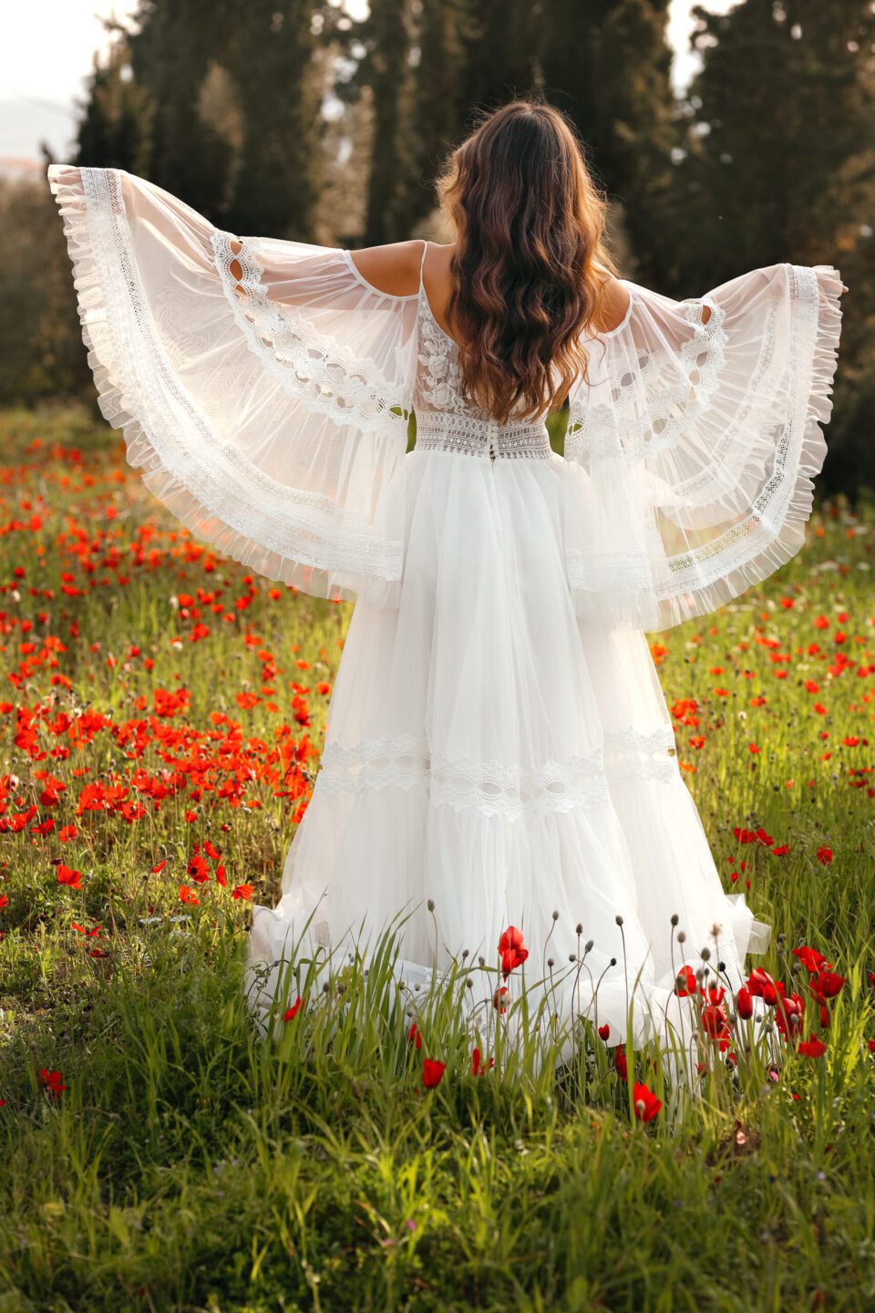 Boho Νυφικό με δαντέλα και μακρύ αέρινο μανίκι