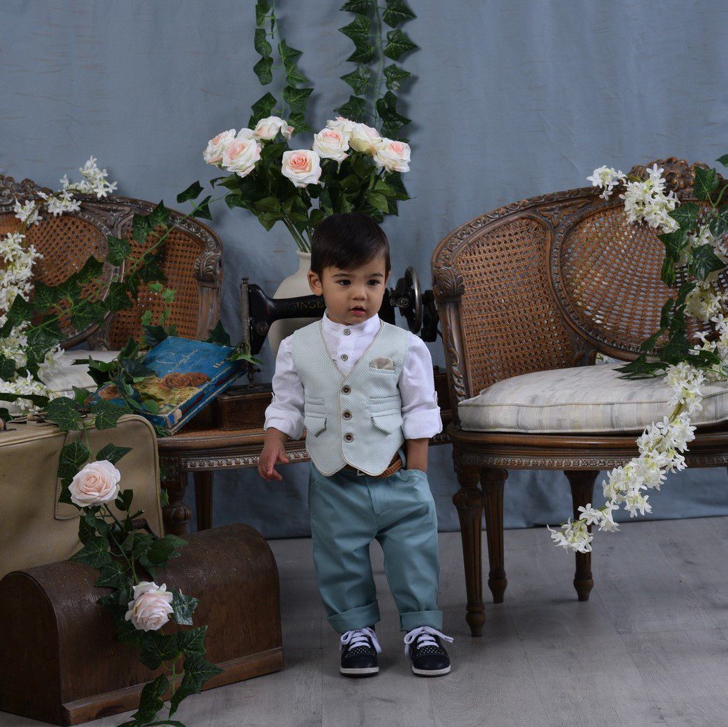 Βαπτιστικό κοστούμι σε γήινες αποχρώσεις