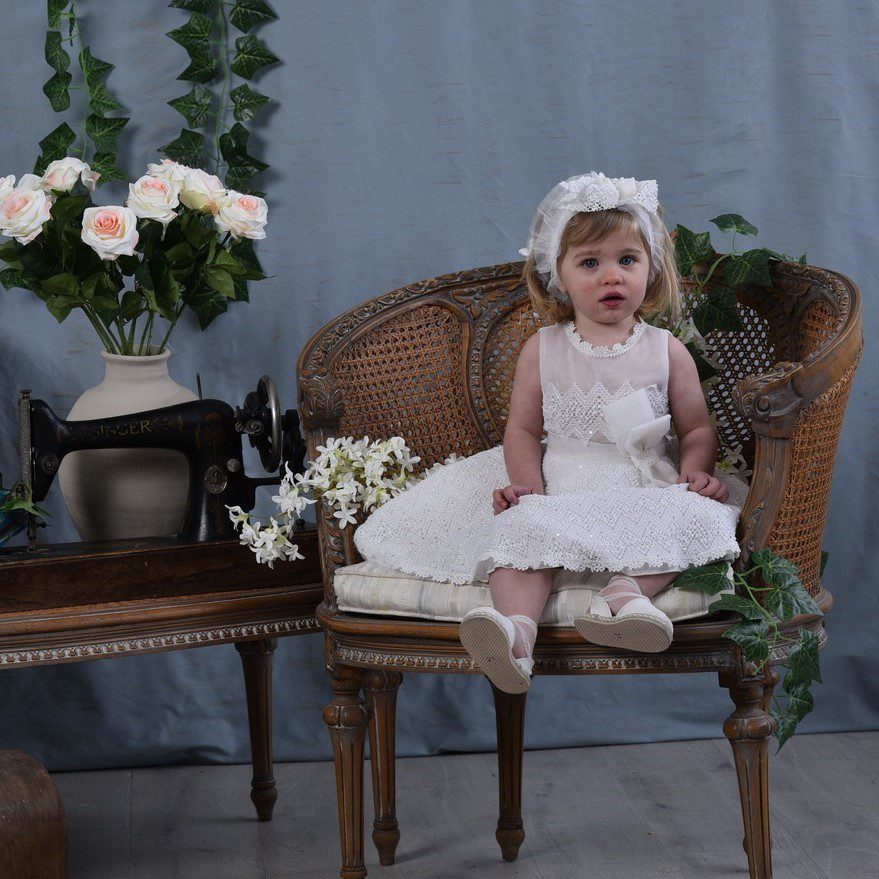 Vintage βαπτιστικό φόρεμα σε λευκό με ουρά