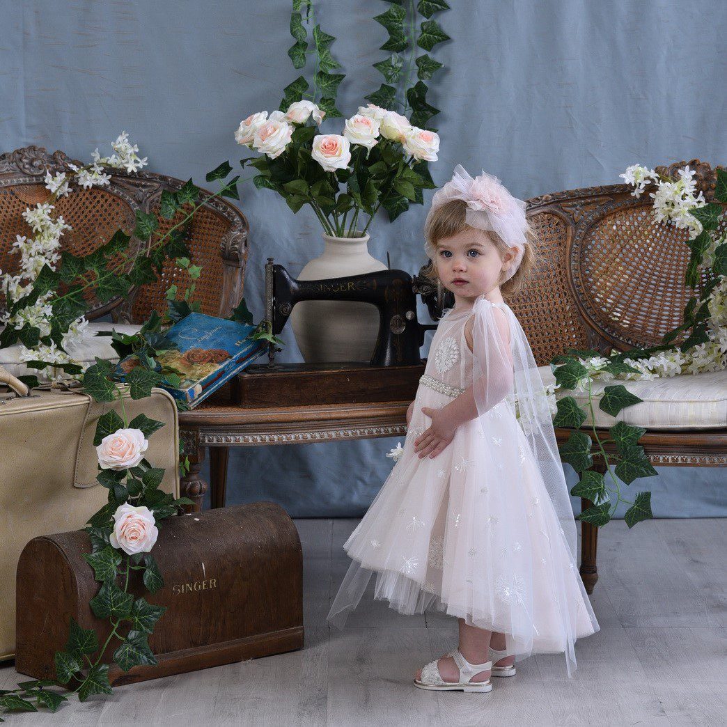 Νεραϊδένιο βαπτιστικό φόρεμα σε nude ροζ