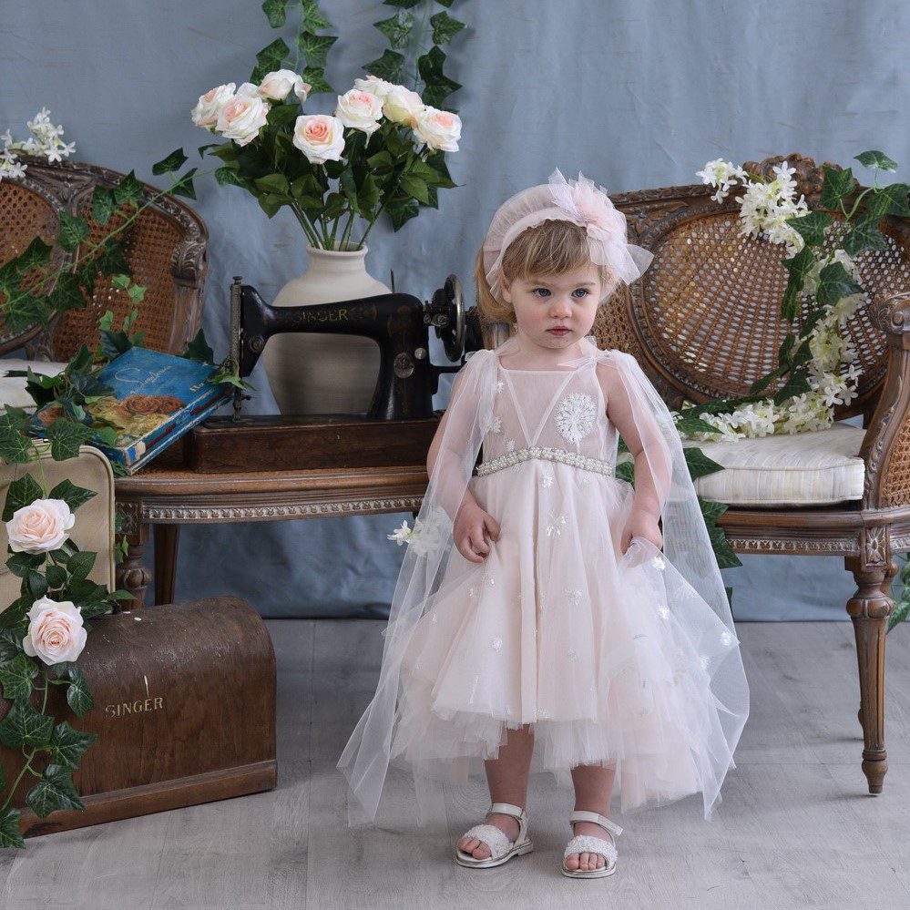 Νεραϊδένιο βαπτιστικό φόρεμα σε nude ροζ