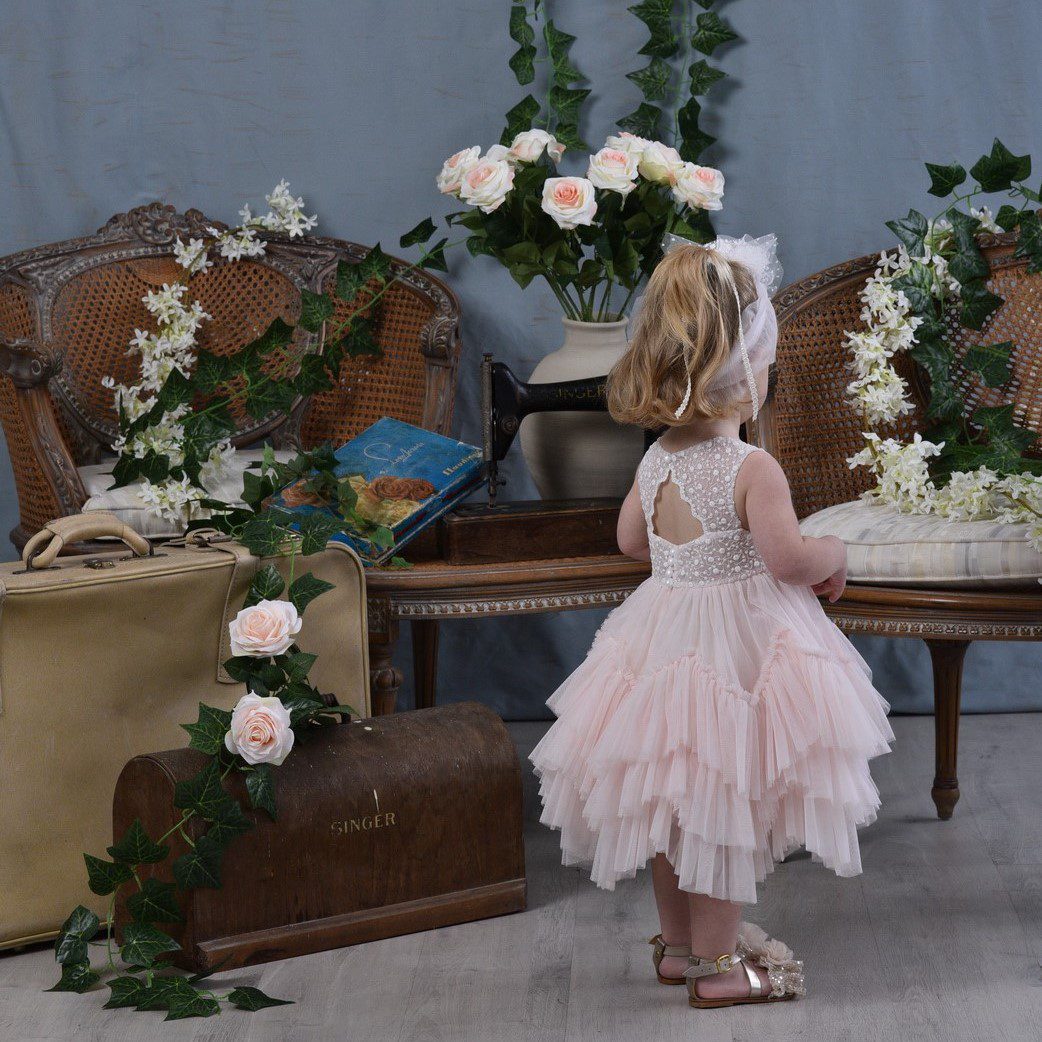 Νεραϊδένιο βαπτιστικό φόρεμα σε nude ροζ