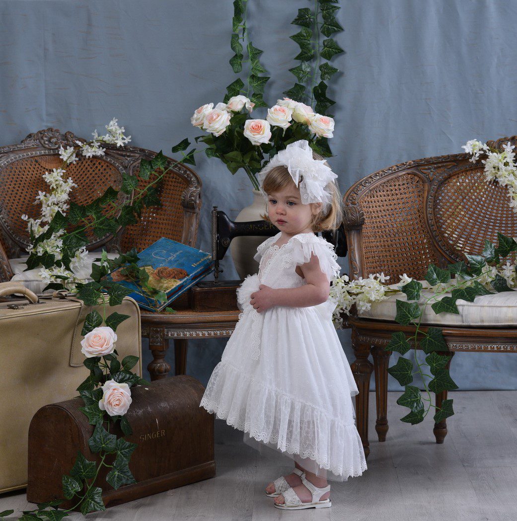 Boho βαπτιστικό φόρεμα με ουρά σε άσπρο