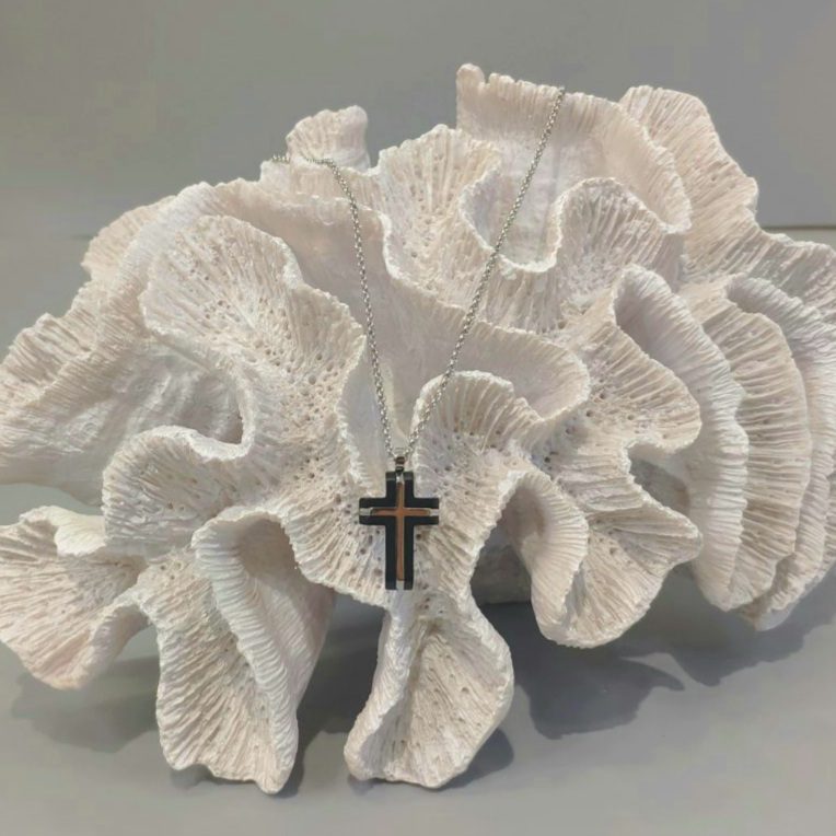 Κολιέ ασημί με σταυρό