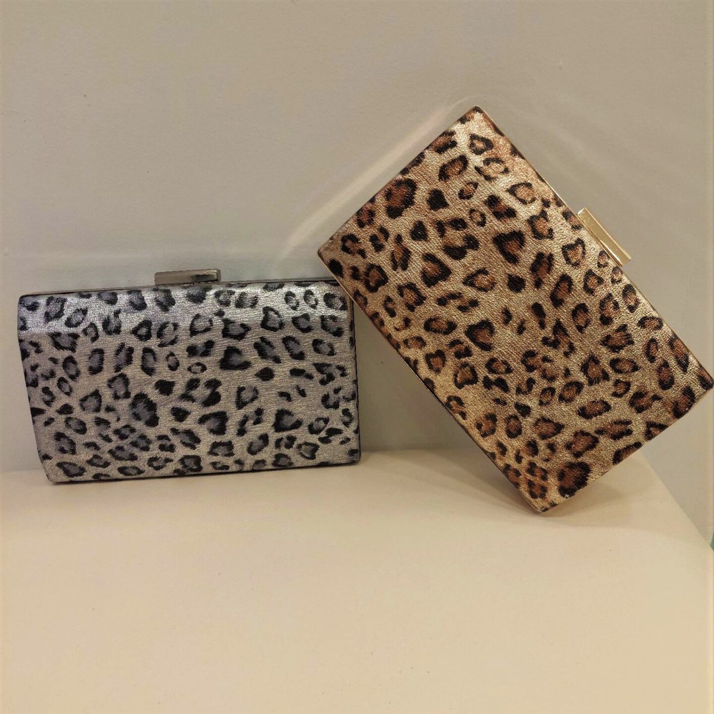 Clutch τσαντάκι σε animal print